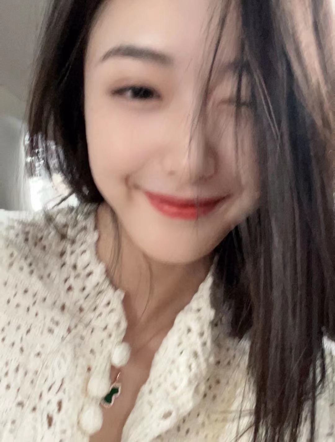 身材很棒，皮肤好，服务到位，性感，嫩