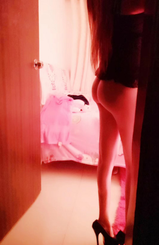 天河体育西 丽丽